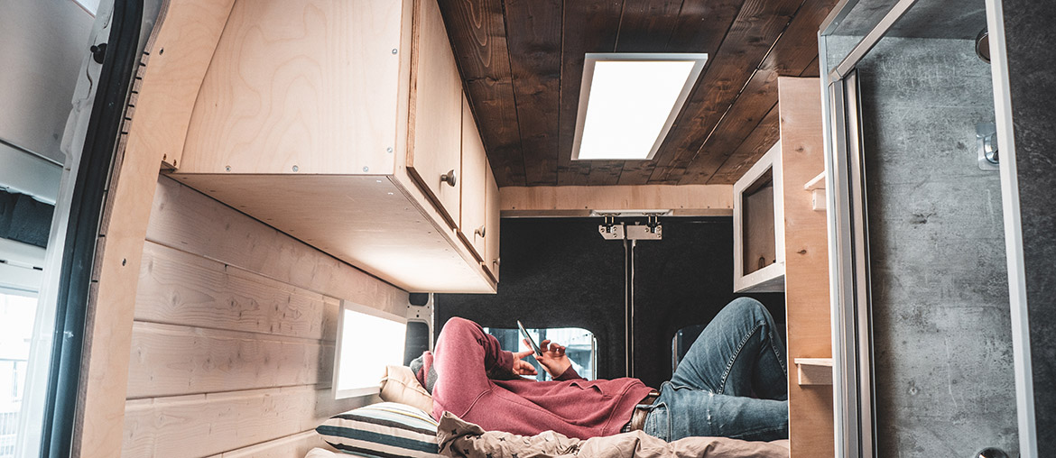 pimp my camper holz bus van ausbau umbau innenausbau holz verkleidung 1