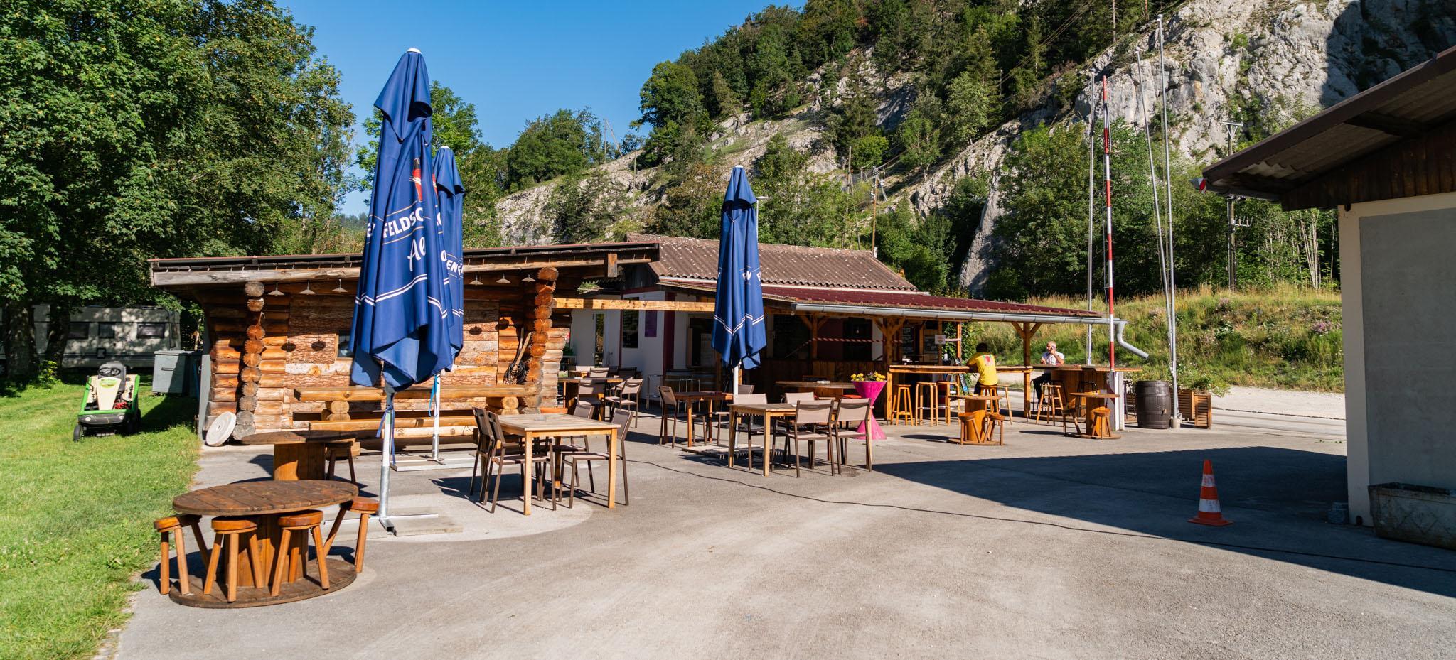 guide neuenburgerse camping val de traverse einfahrt