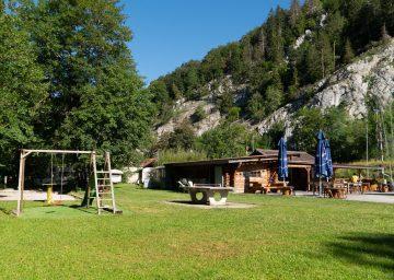 guide neuenburgerse camping val de traverse spielplatz