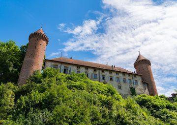 guide neuenburgersee estavayer le lac schloss