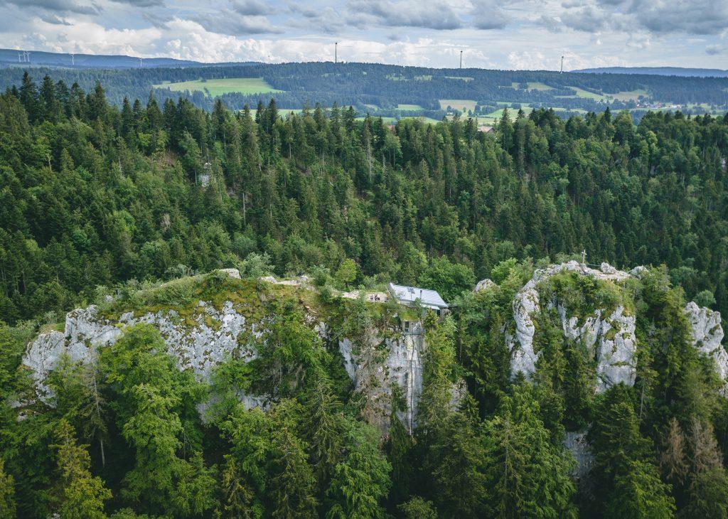 aussicht-les-sommetres-park-doubs Aussicht auf Les Sommêtres Park Doubs - viele Tannen und Felsen - Wandern Jura