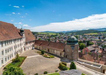 innenhof schloss porrentruy scaled