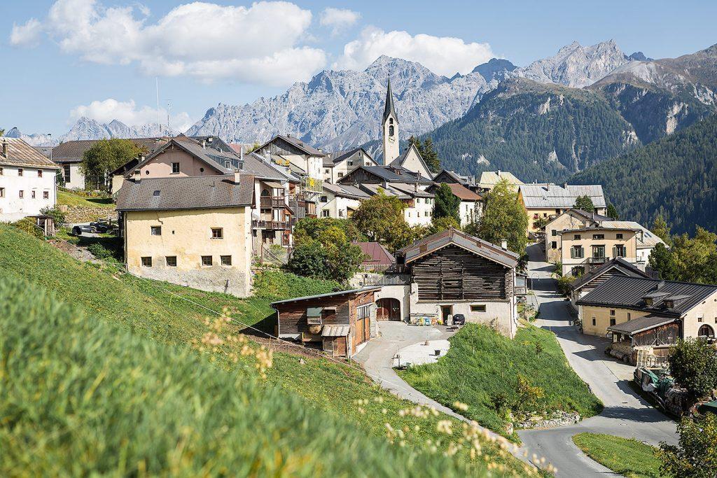 camping-engadin-guarda-dorf-aussicht