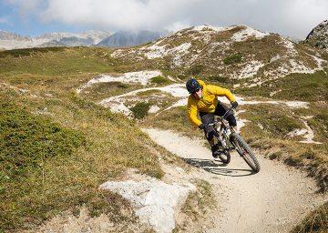 mountainbike corviglia