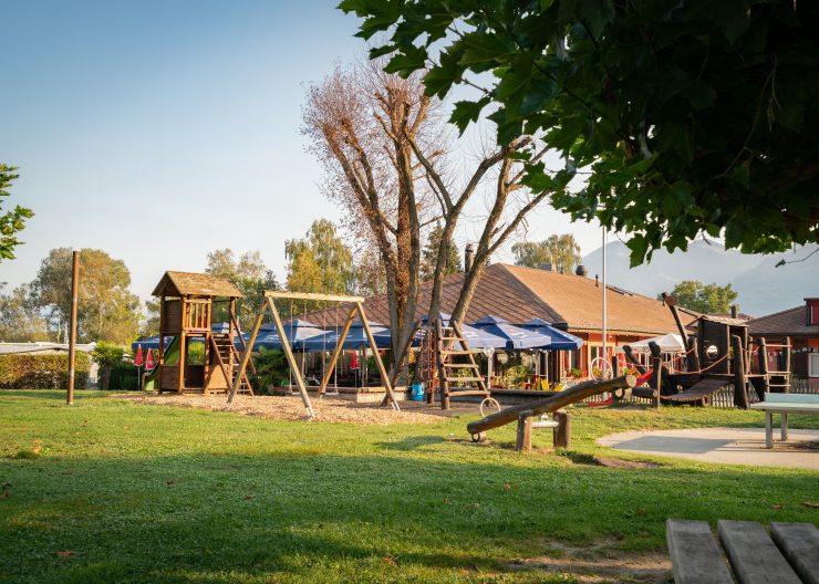 spielplatz camping les grangettes scaled