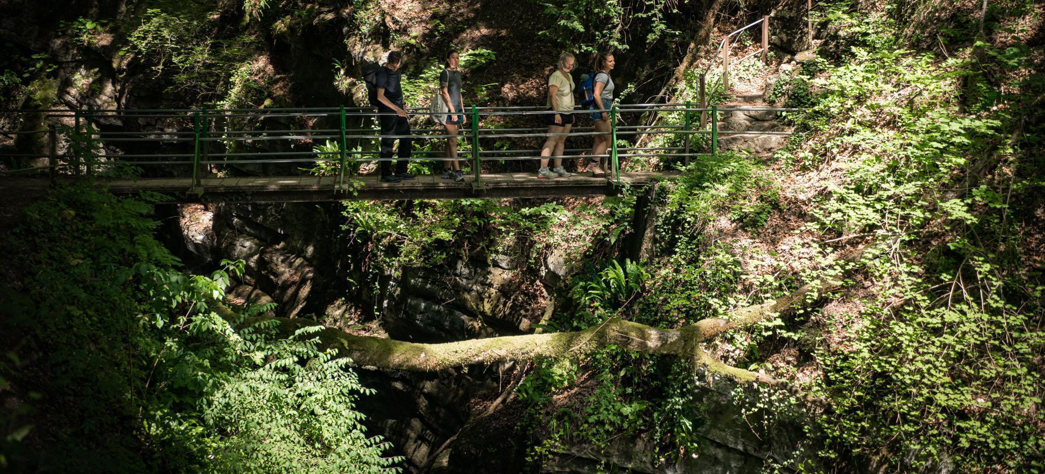 guide neuenburgersee areuse schlucht