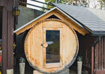 nomady napfgebiet sauna holzfass