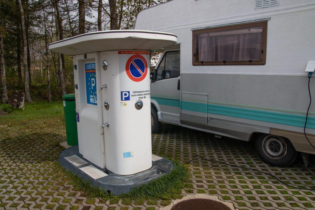 stellplatz jura bornes euro relais
