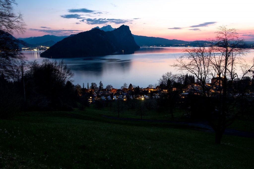 wildcamping-schweiz-vierwaldstaettersee-abend wildcamping schweiz vierwaldstaettersee abend