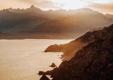 korsika sonnenaufgang capo rosso meer