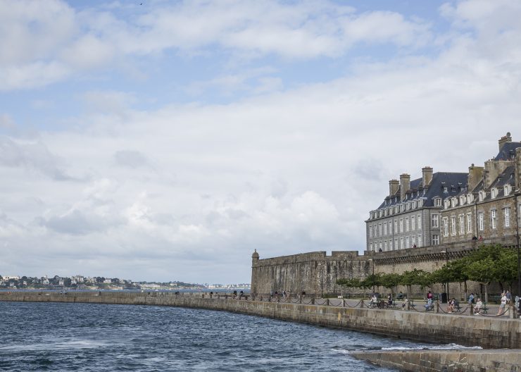 bretagne saint malo intramuros meer