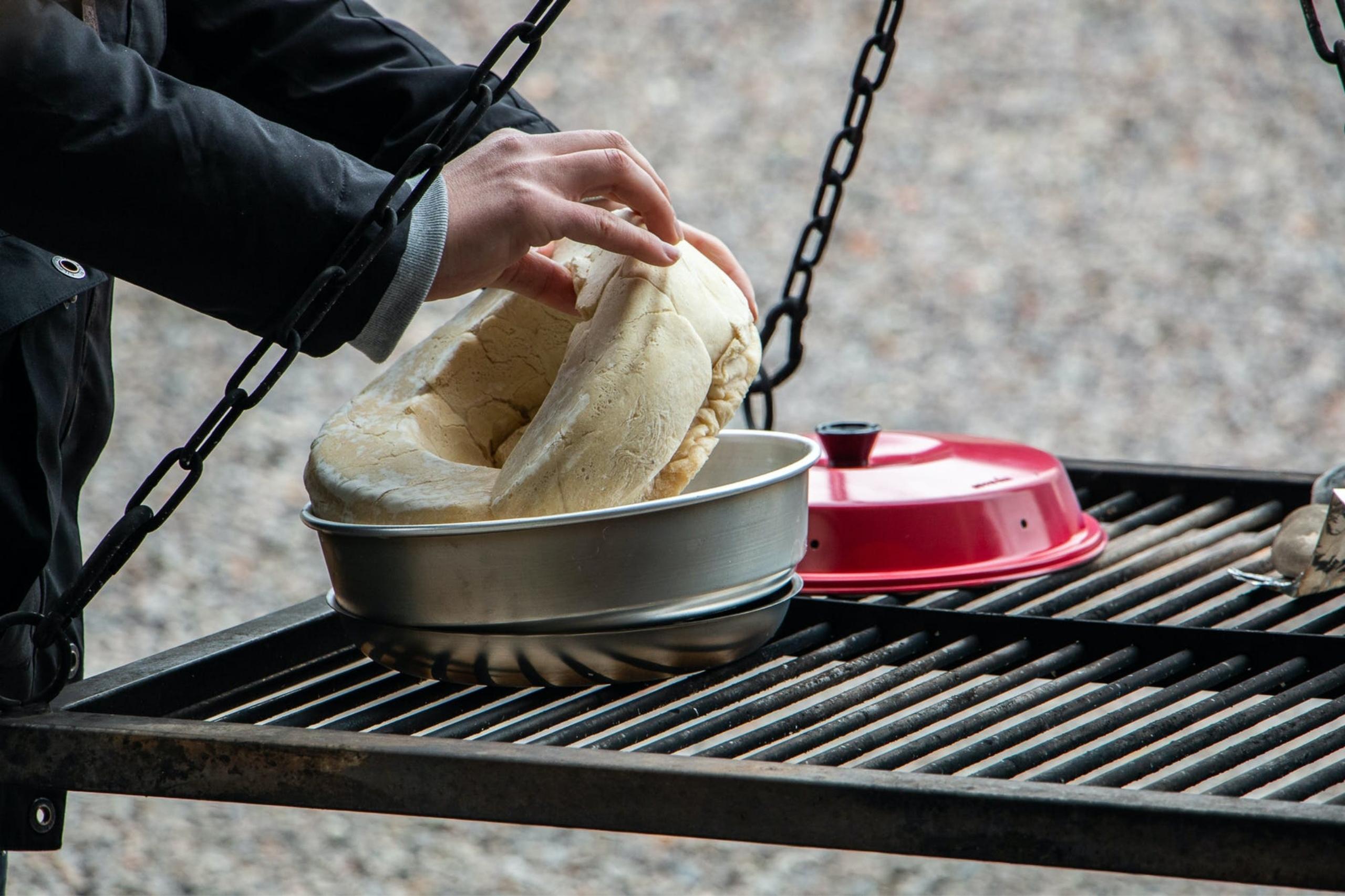 Bei unserem Workshop “Kreatives Kochen” kam der Omnia Outdoor Backofen zum Einsatz.