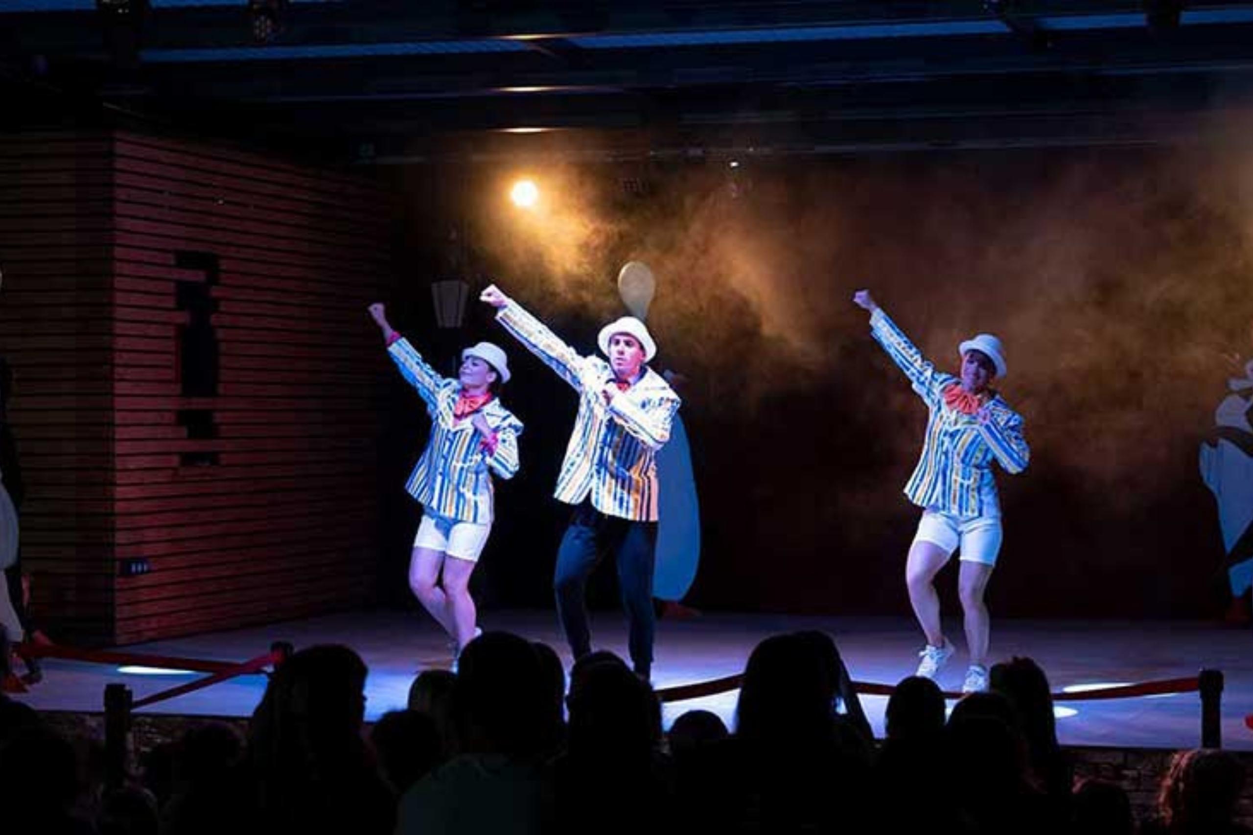 Die Shows in der Hauptsaison sind beste Unterhaltung und bieten eine tolle Möglichkeit mit andere Gästen in Kontakt zu treten.