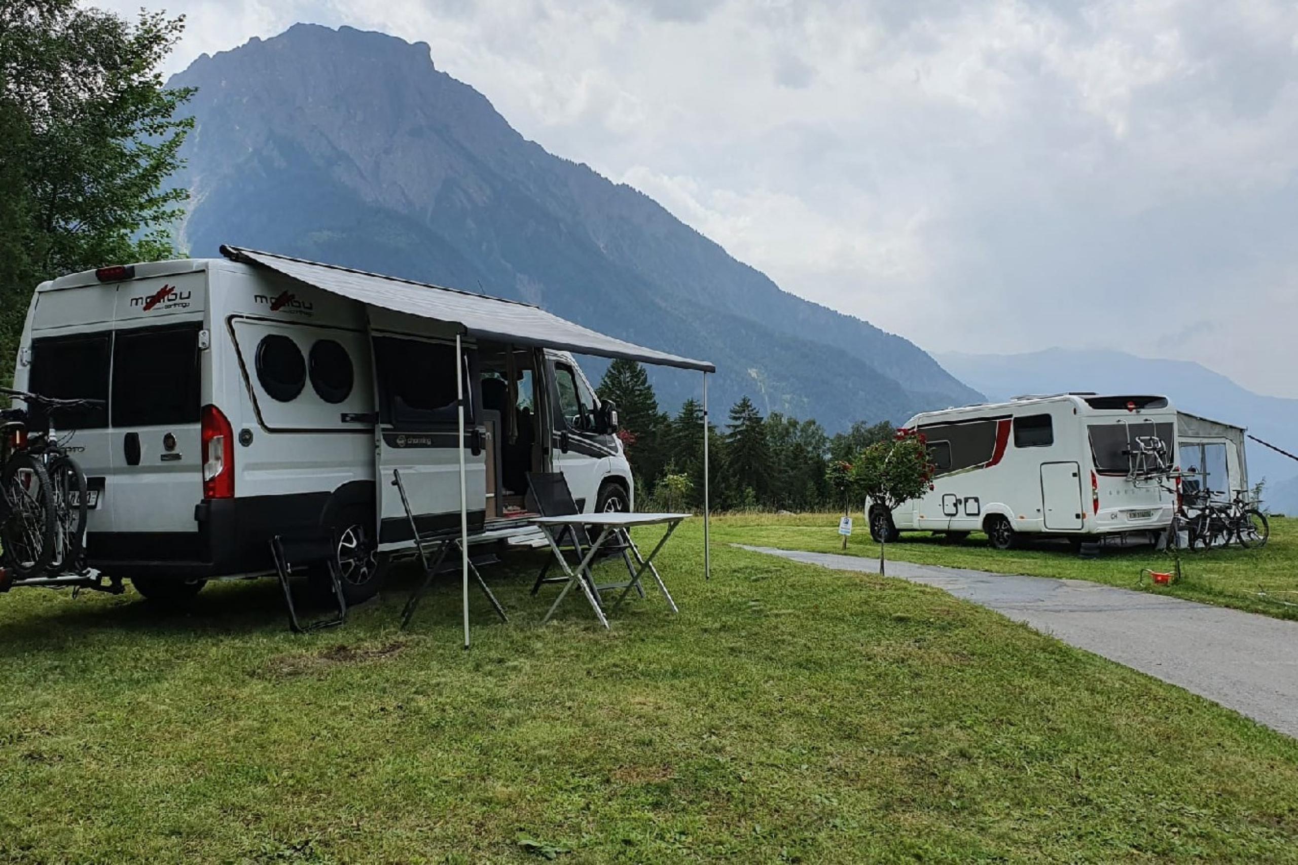 Einmalige Aussicht vom Stellplatz Panoramablick im Wallis. 