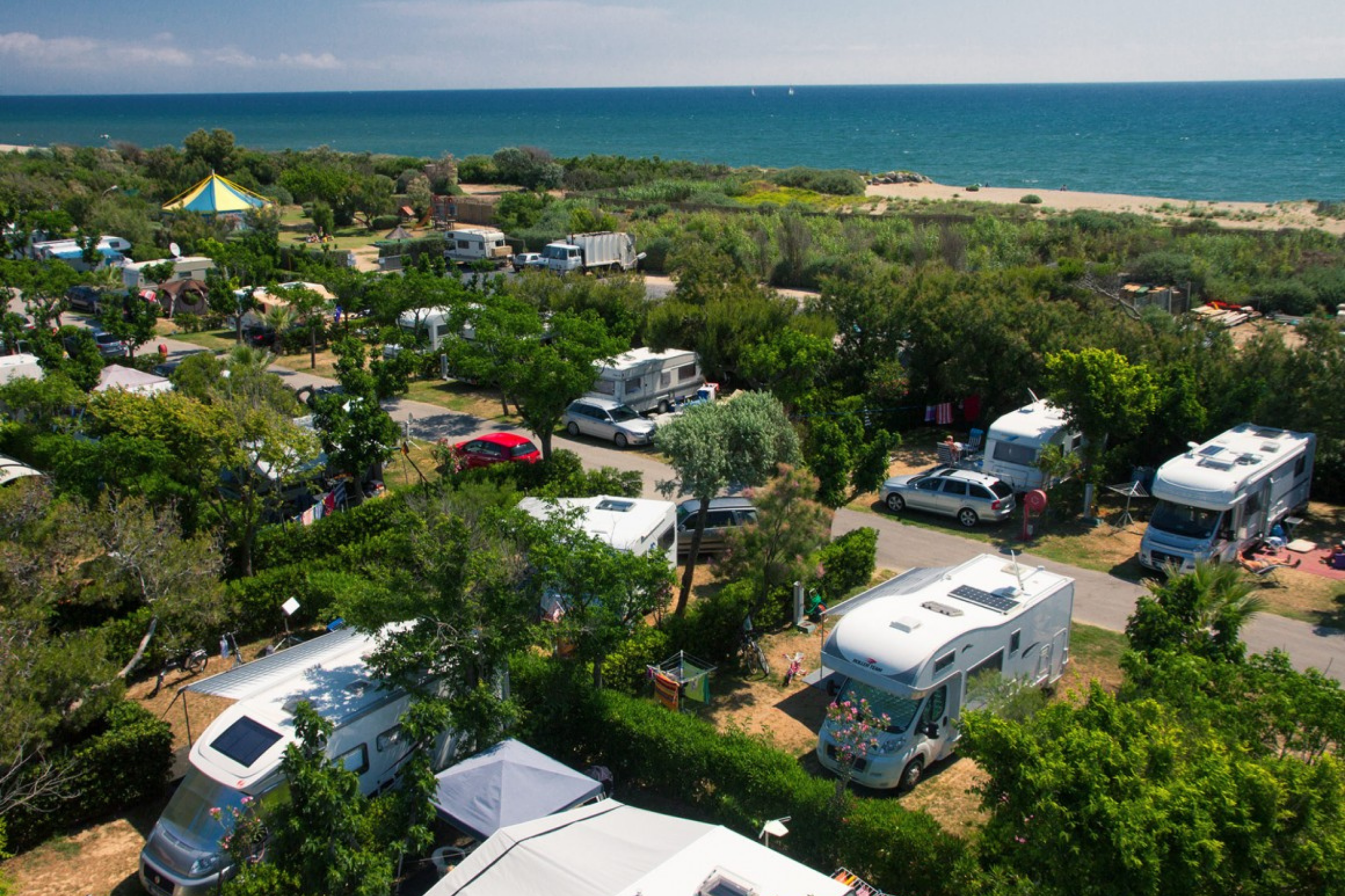 Ganz nah kannst du auf dem Camping Le Brasilia deinen Camper ans Meer stellen. 