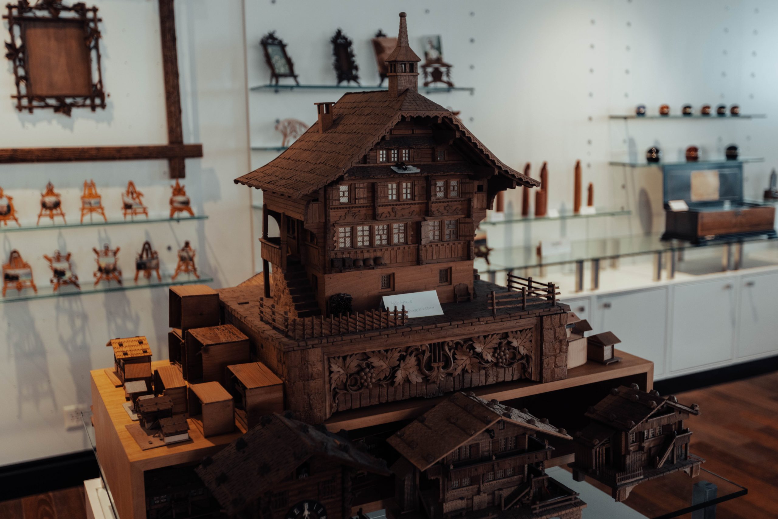 schweizer holzbildhauerei museum brienz