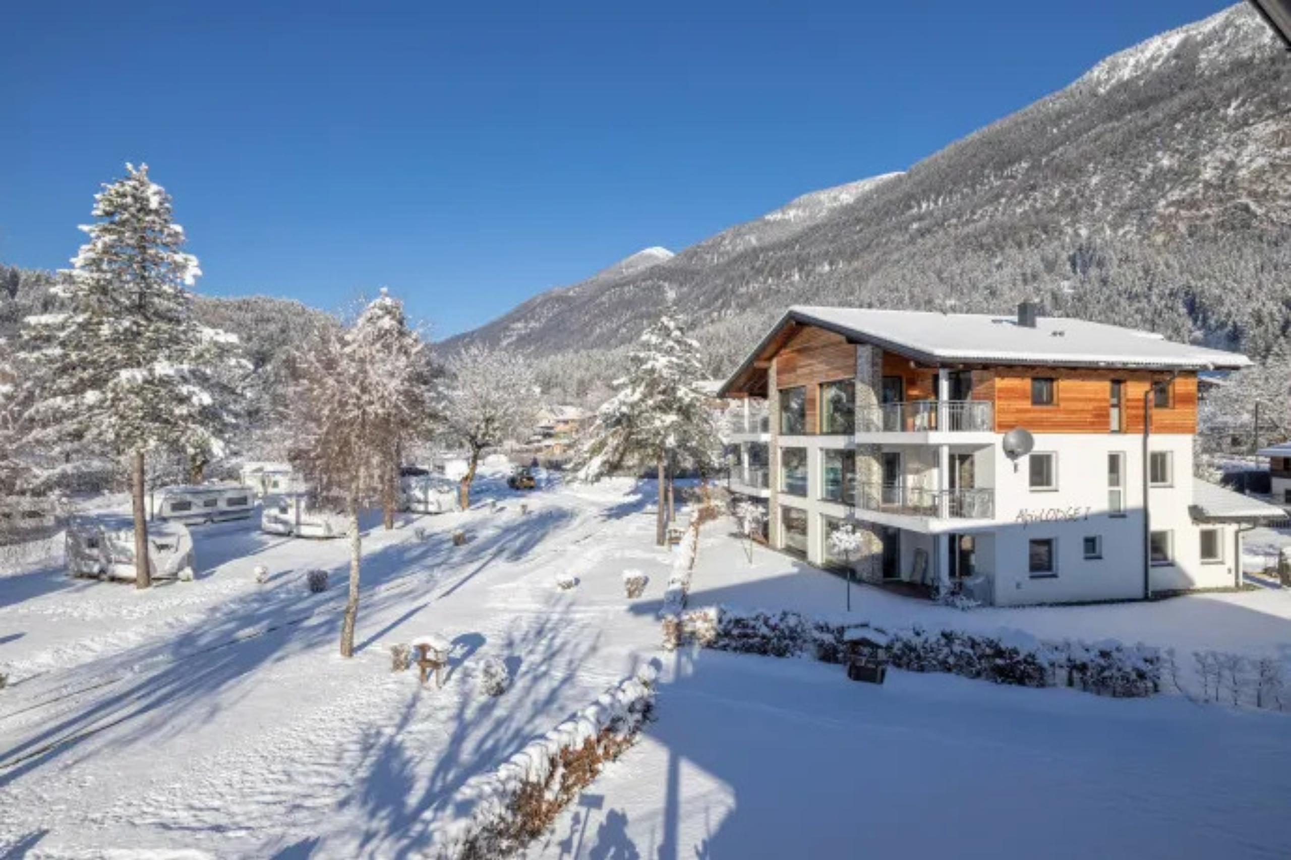 wellness-camping-hermagor EuroParcs Hermagor (H2) Obervellach, Österreich(H3) Im Winter ist der Camping des EuroParcs Olympiaregion Seefeld-Leutasch besonders märchenhaft.
