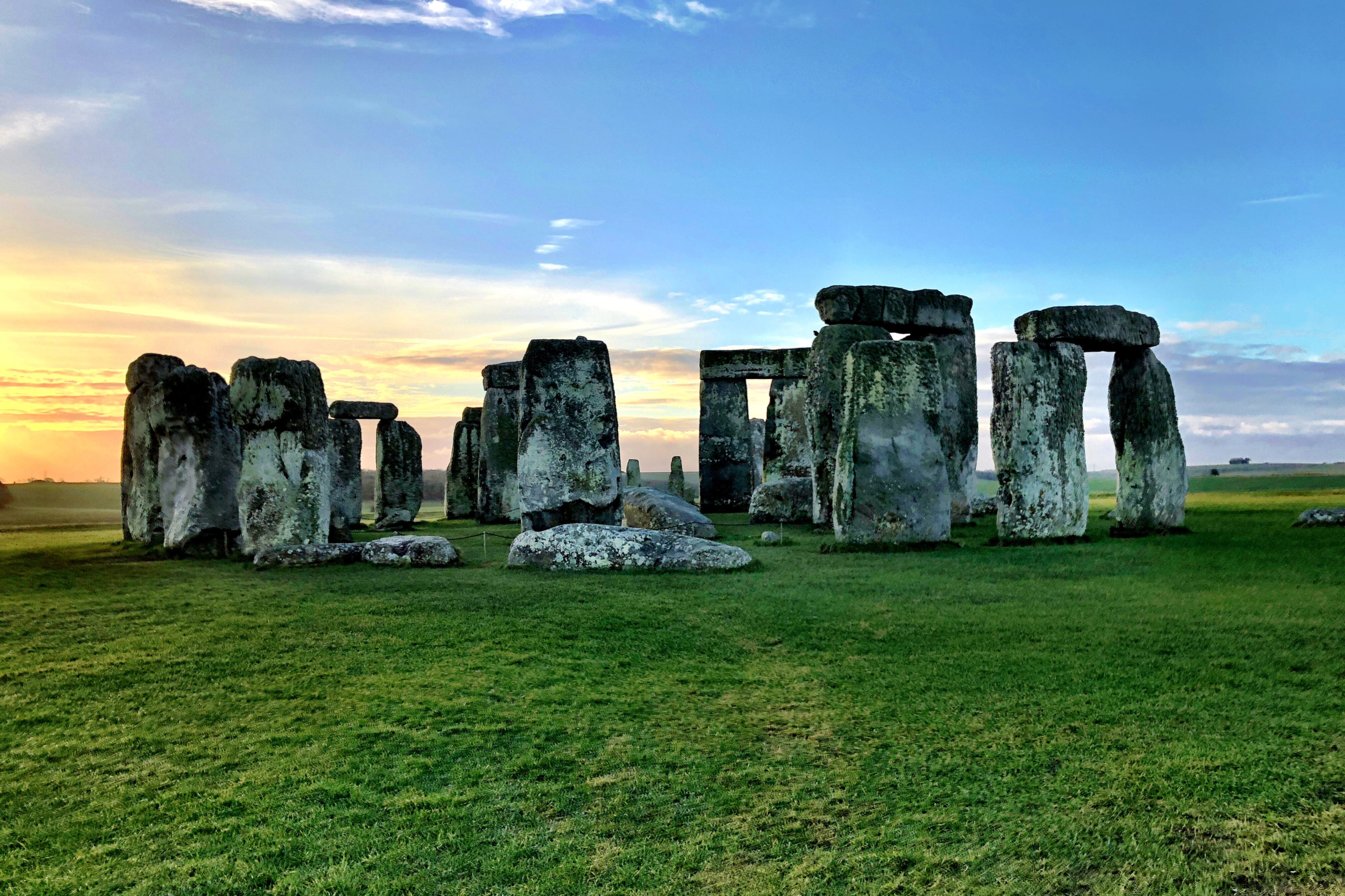 Design ohne Titel (19) Grosse Städte, grossartige Landschaften und Kulturstätten unermesslichen Werts - wie zum Beispiel Stonehenge.